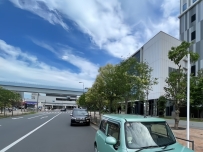 天気が良すぎて、つい足を止めたくなった。